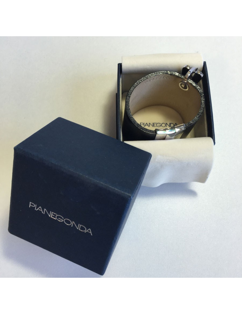 Manchette PIANEGONDA en cuir noir et fermoir argenté