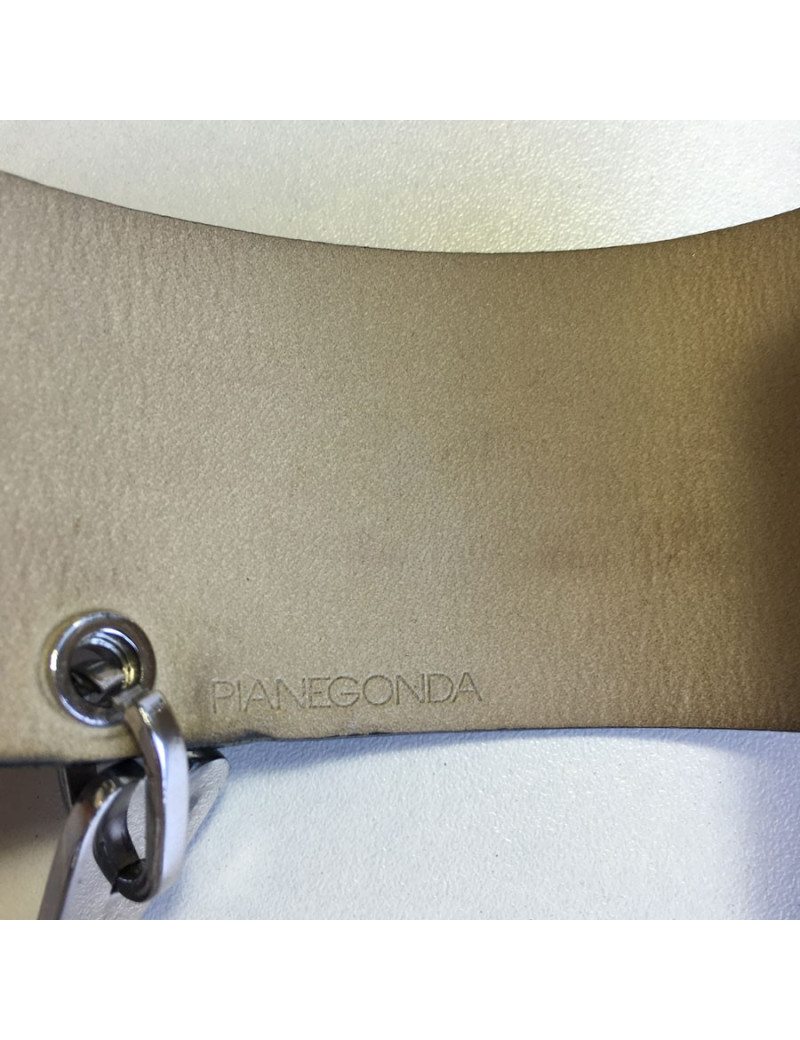 Manchette PIANEGONDA en cuir noir et fermoir argenté