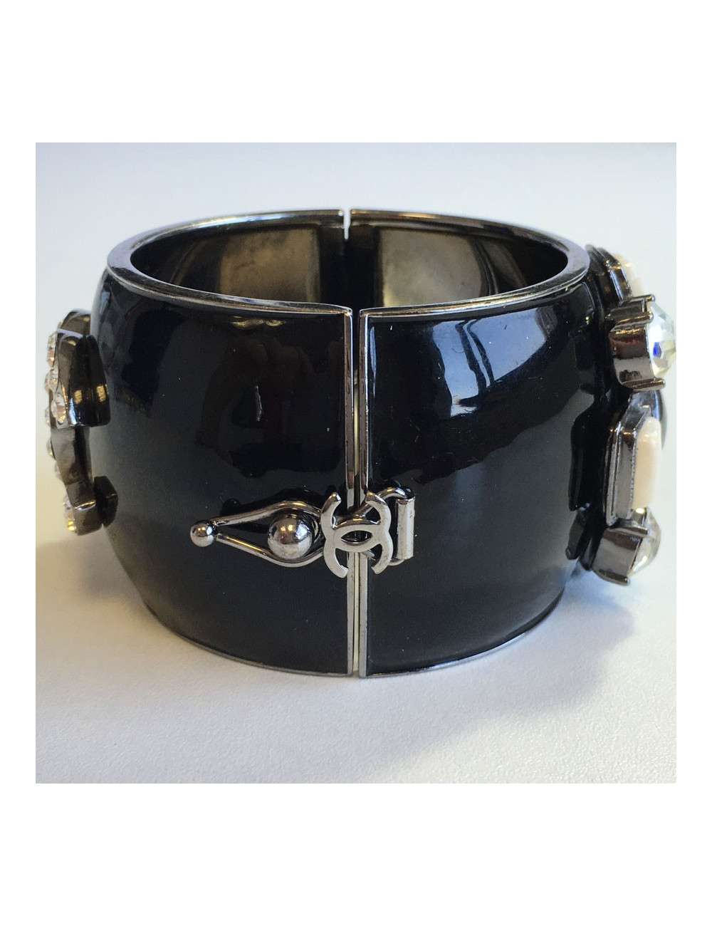 Manchette CHANEL noire couture