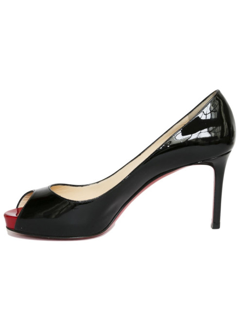 CHRISTIAN LOUBOUTIN T38 Black patent leather pumps
