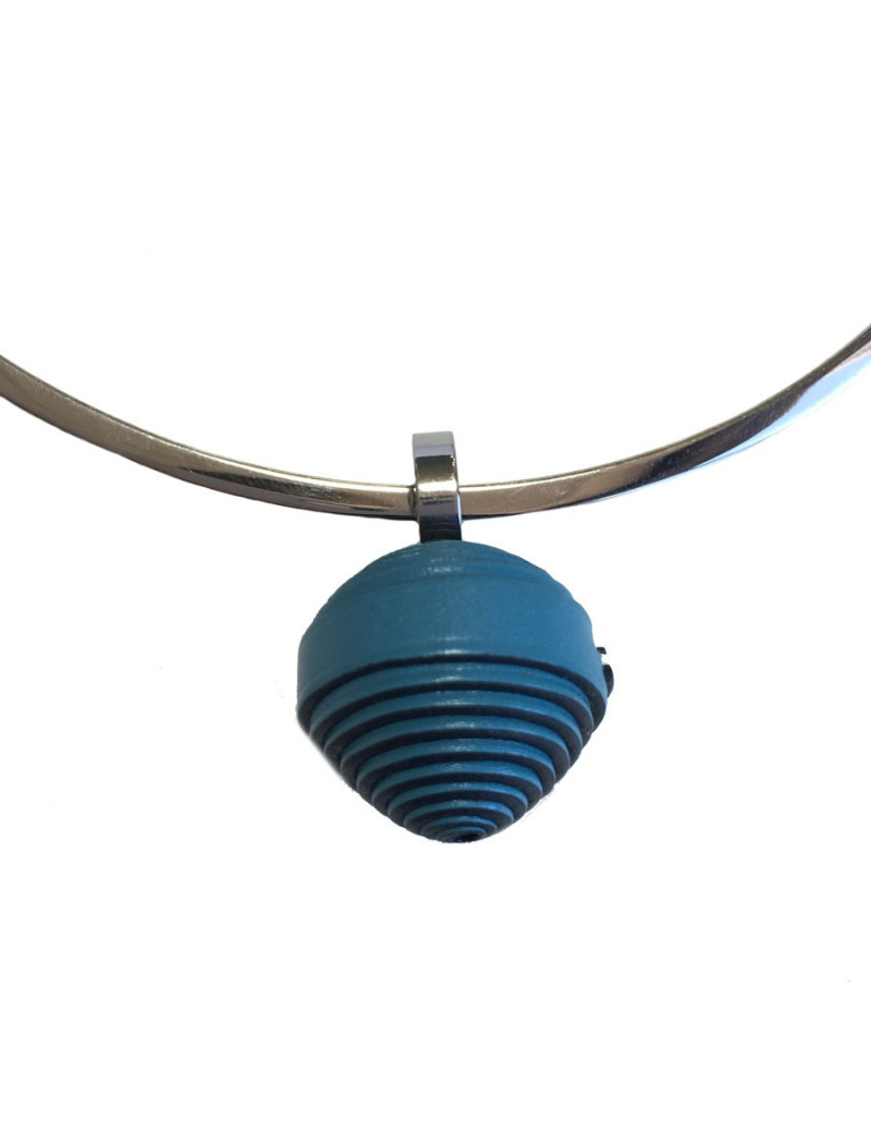 Collier HERMES modèle jojoba en acier et cuir bleu