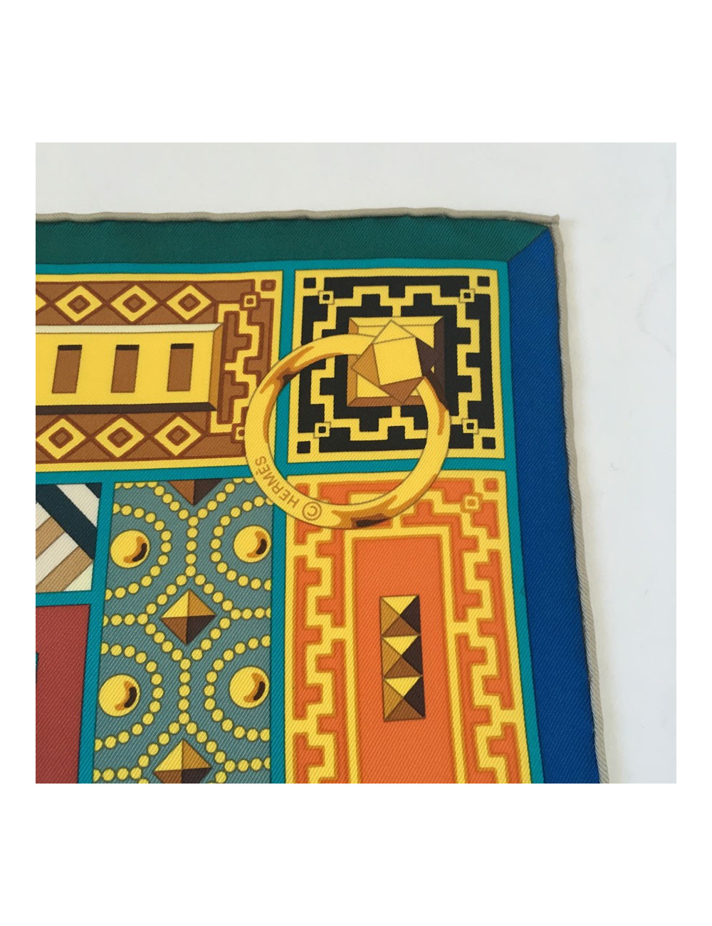 xxx Carré HERMES "Colliers de chiens" en soie multicolore