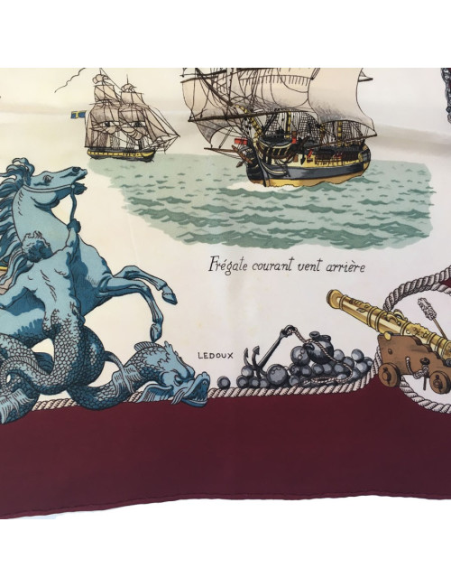 xxx Carré HERMES "Vaisseaux et Frégates" en soie ivoire et bordeaux