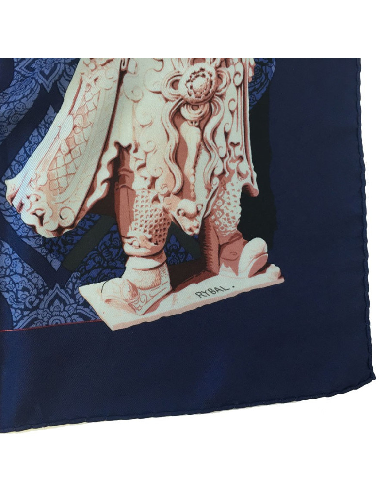 Carré HERMES "SIAM" en soie bleue nuit