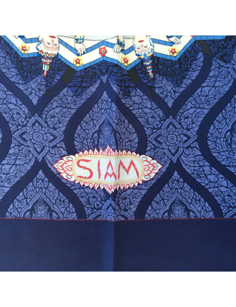 Carré HERMES "SIAM" en soie bleue nuit