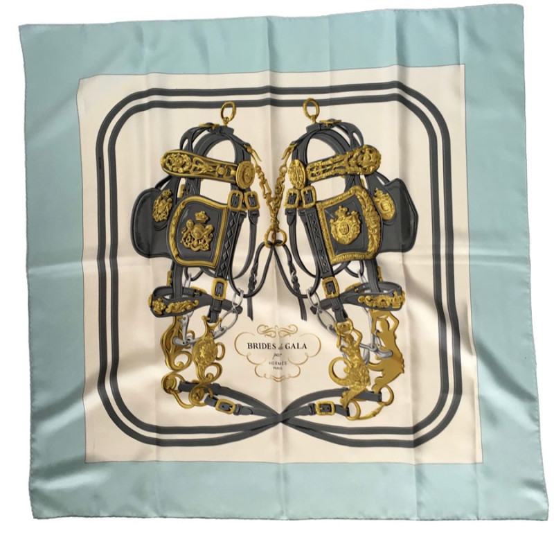 Carré HERMES Brides de Gala soie ivoire et bleu ciel