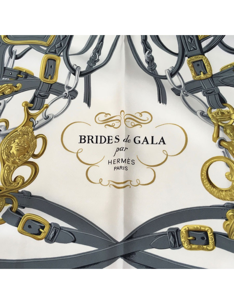 A NETTOYER Carré HERMES Brides de Gala soie ivoire et bleu ciel