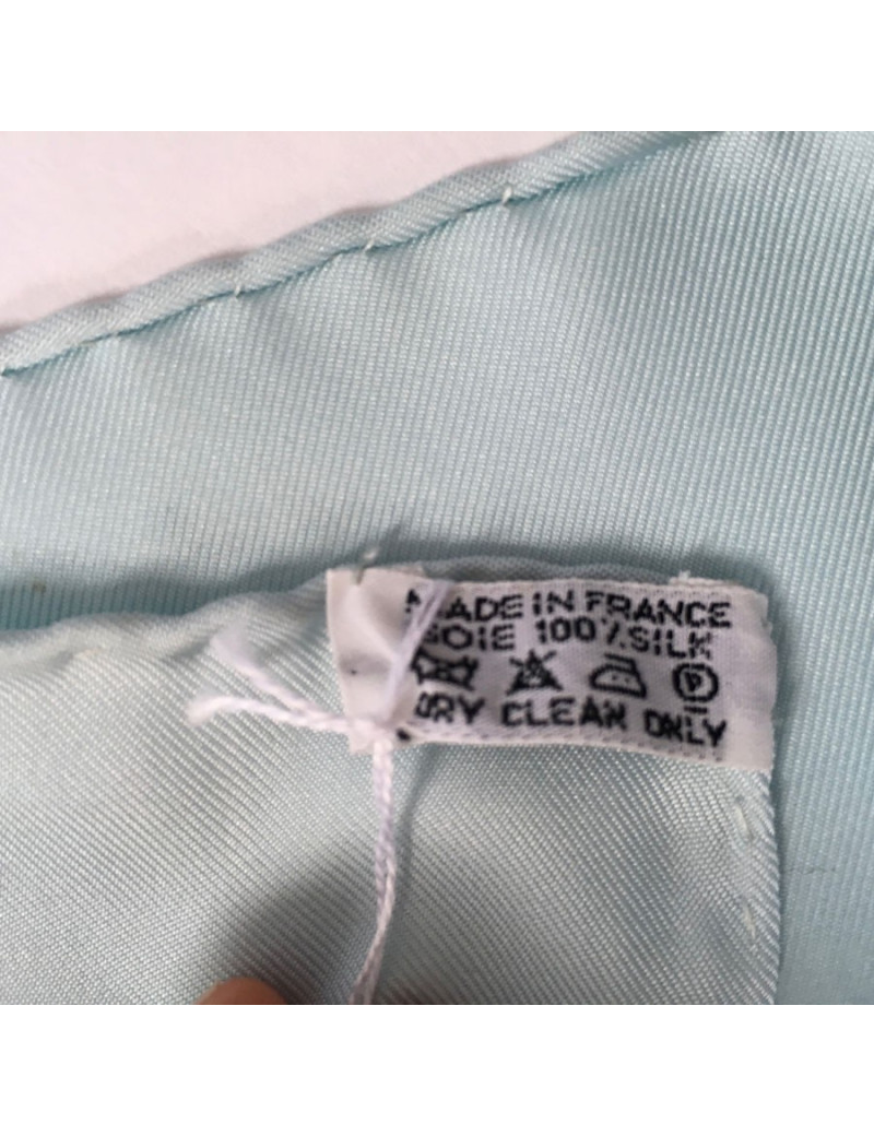 A NETTOYER Carré HERMES Brides de Gala soie ivoire et bleu ciel