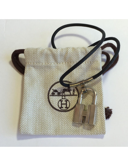 Collier HERMES lien en cuir noir et cadenas en argent