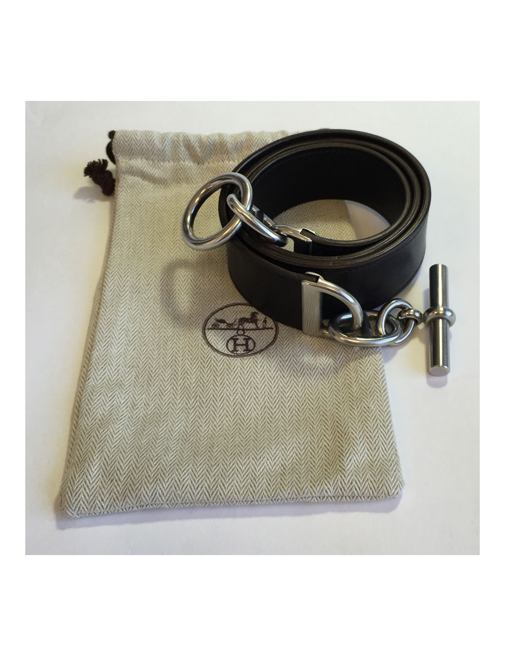 Ceinture HERMES en cuir lisse chocolat et fermoir en T argenté