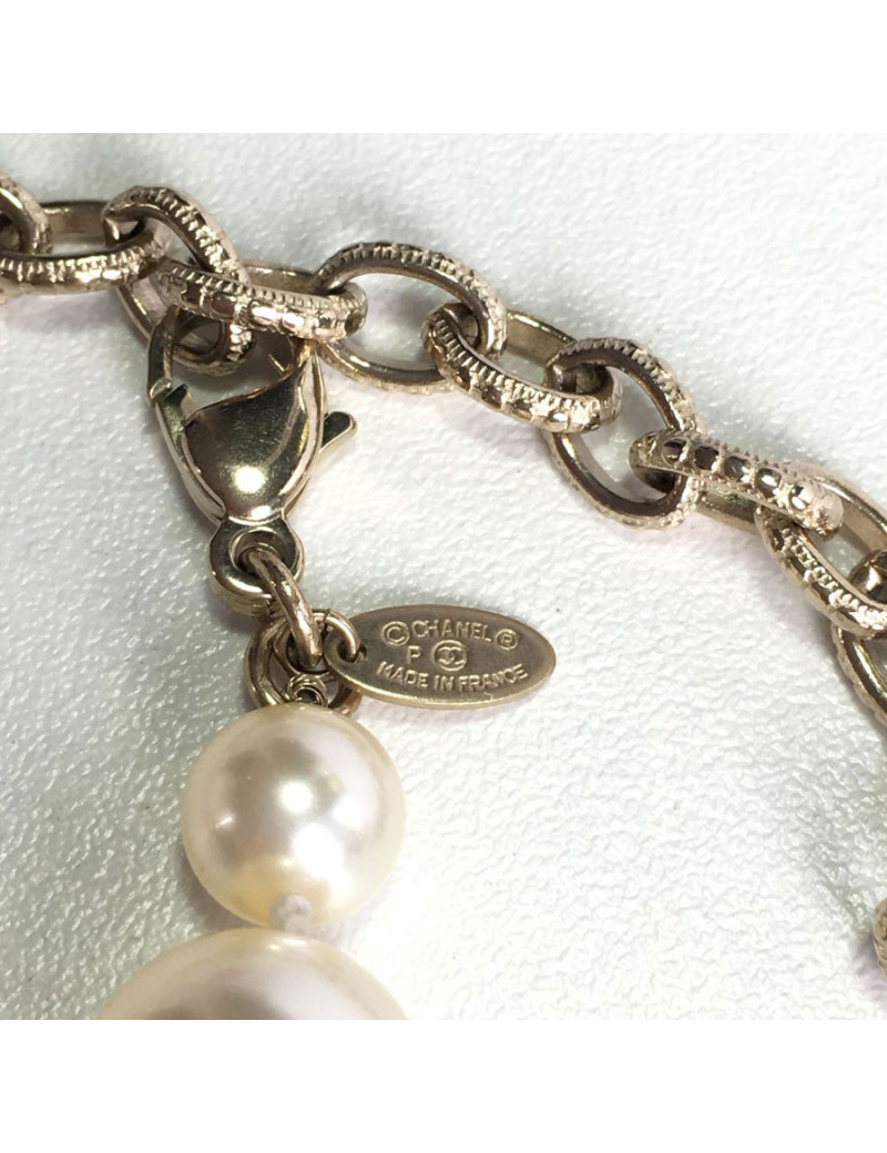 2016  Sautoir CHANEL en perles nacrées 