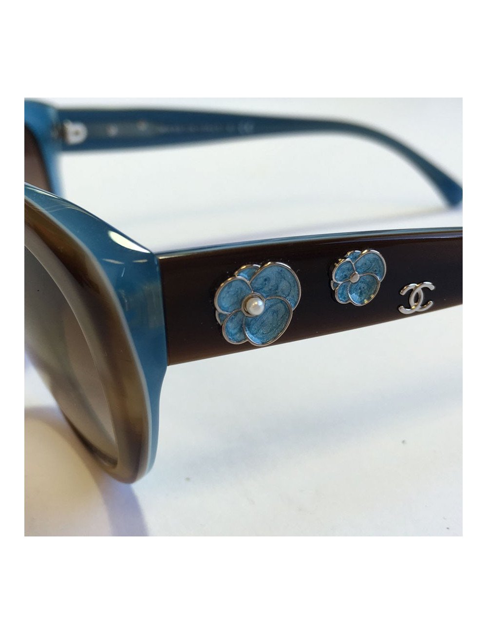 Lunettes de soleil CHANEL en plexi bicolore marron et bleu