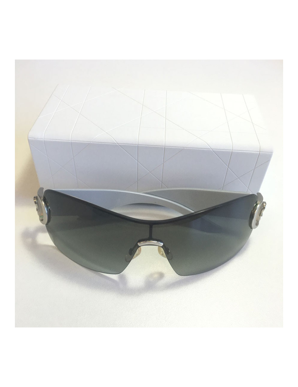 Lunettes de soleil DIOR oversize en plastique