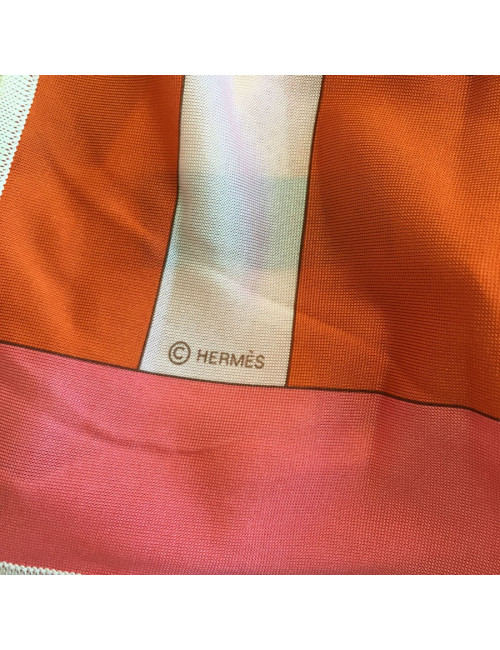 xxx Carré HERMES "Rocabar" en soie multicolore