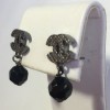 Nails CHANEL CC earrings and faceted Black Pearl