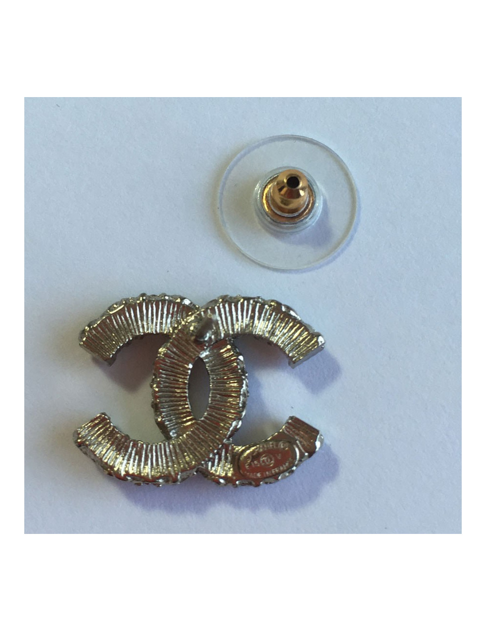 Earrings CHANEL CC black enamel nails and metal serrated pale gold