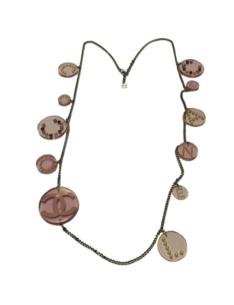Collier CHANEL en plexi rose