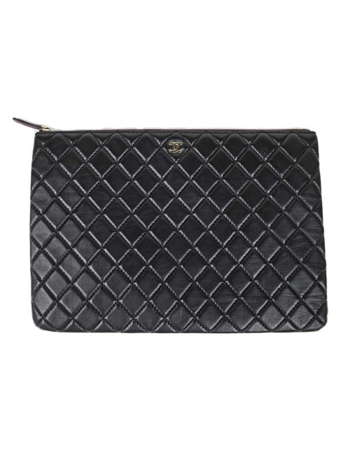Pochette matelassée CHANEL noire