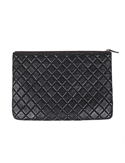 Pochette matelassée CHANEL noire