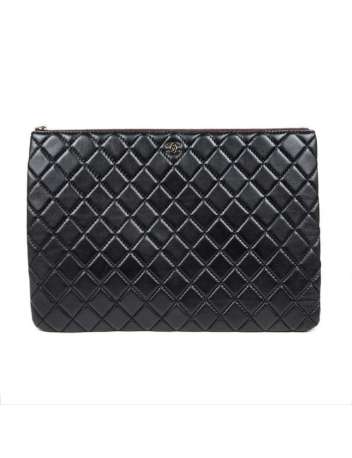 Pochette matelassée CHANEL noire