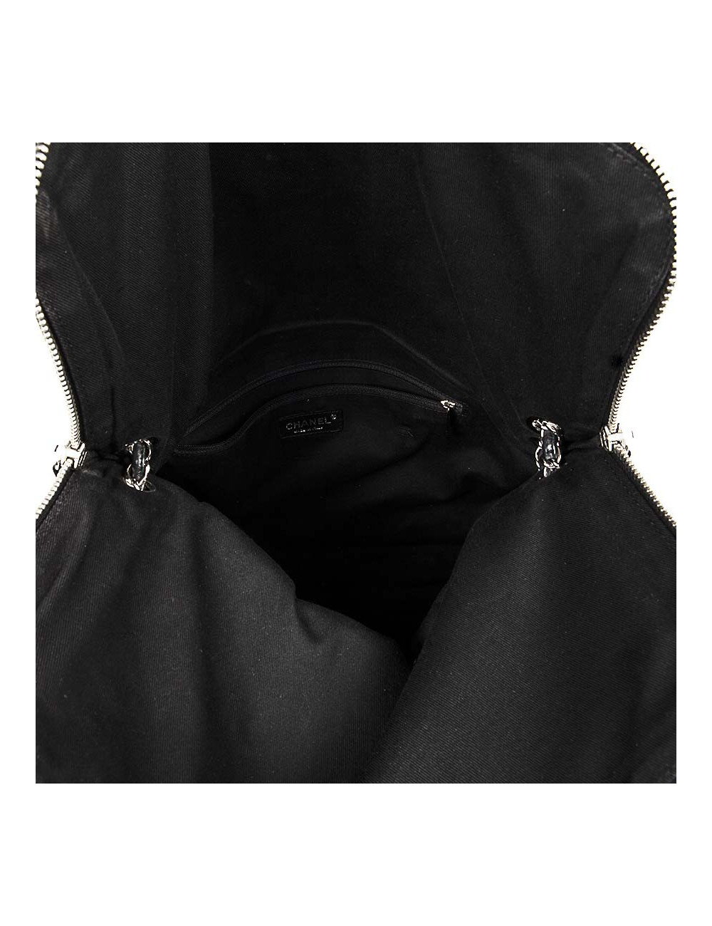 Sac besace CHANEL en cuir souple noir 