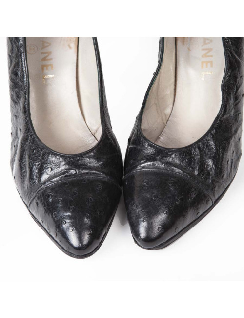 Escarpins Chanel T. cuir autruche noir
