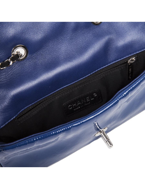 Sac baguette CHANEL cuir verni bleu et noir