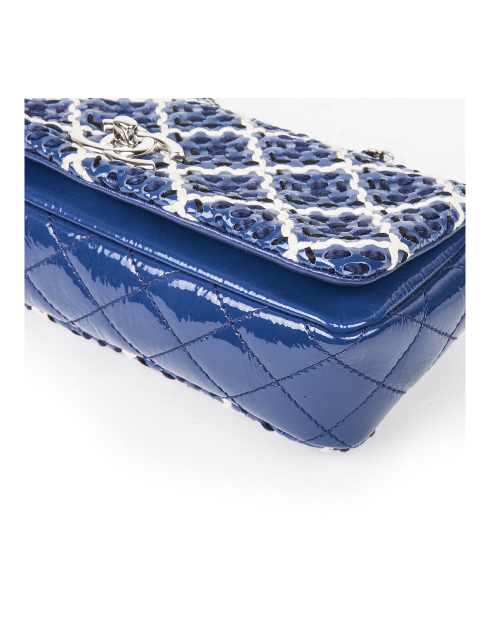 Sac baguette CHANEL cuir verni bleu et noir