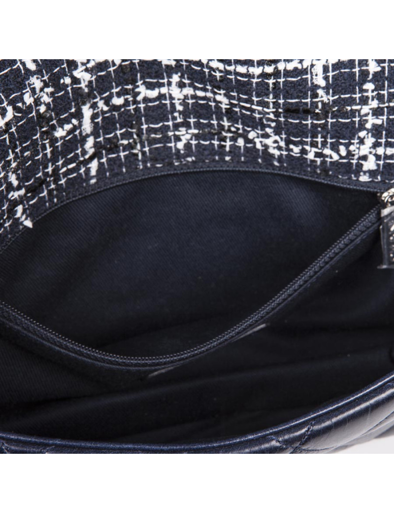 CHANEL flap bag in navy blue bi-material leather and tweed