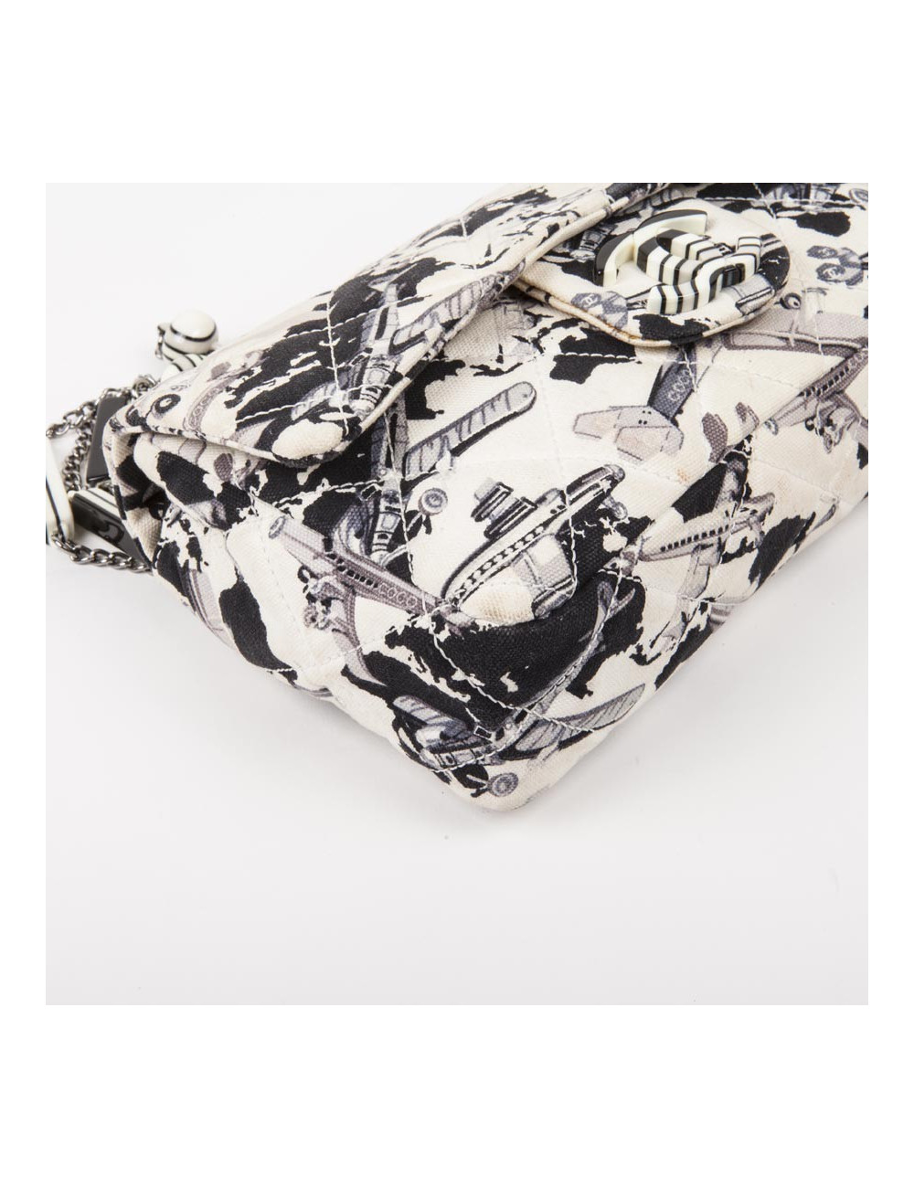 Chanel Timeless flap bag in white and black canvas