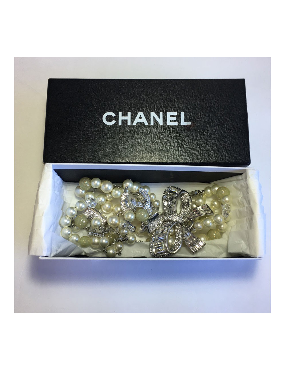 Sautoir CHANEL noeud avec brillants