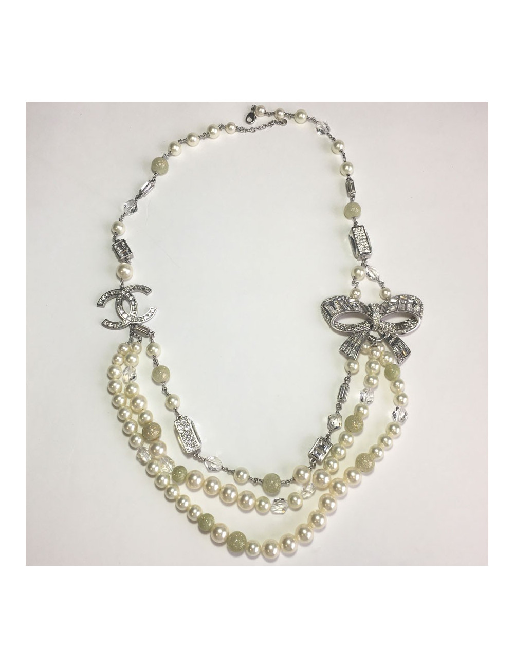 Sautoir CHANEL noeud avec brillants