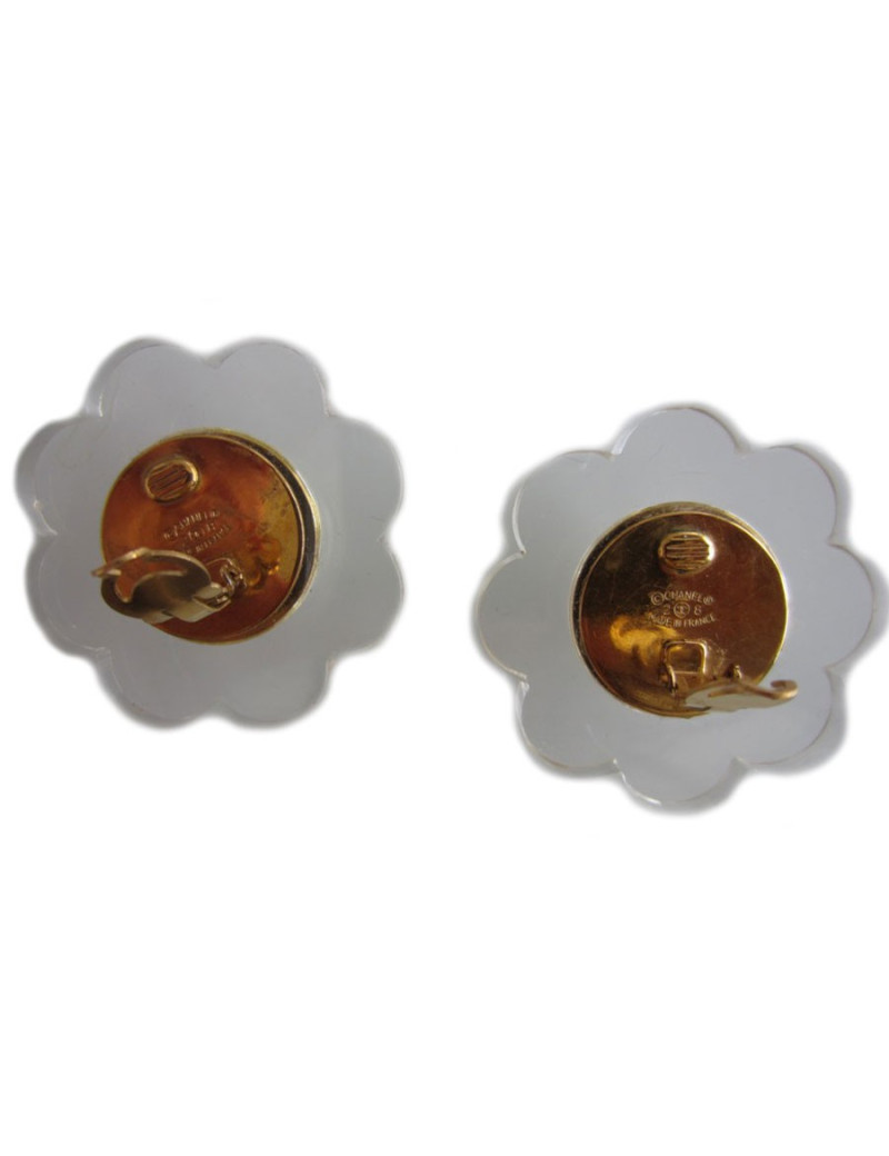 Couture CHANEL Pearl Pearl ear clips