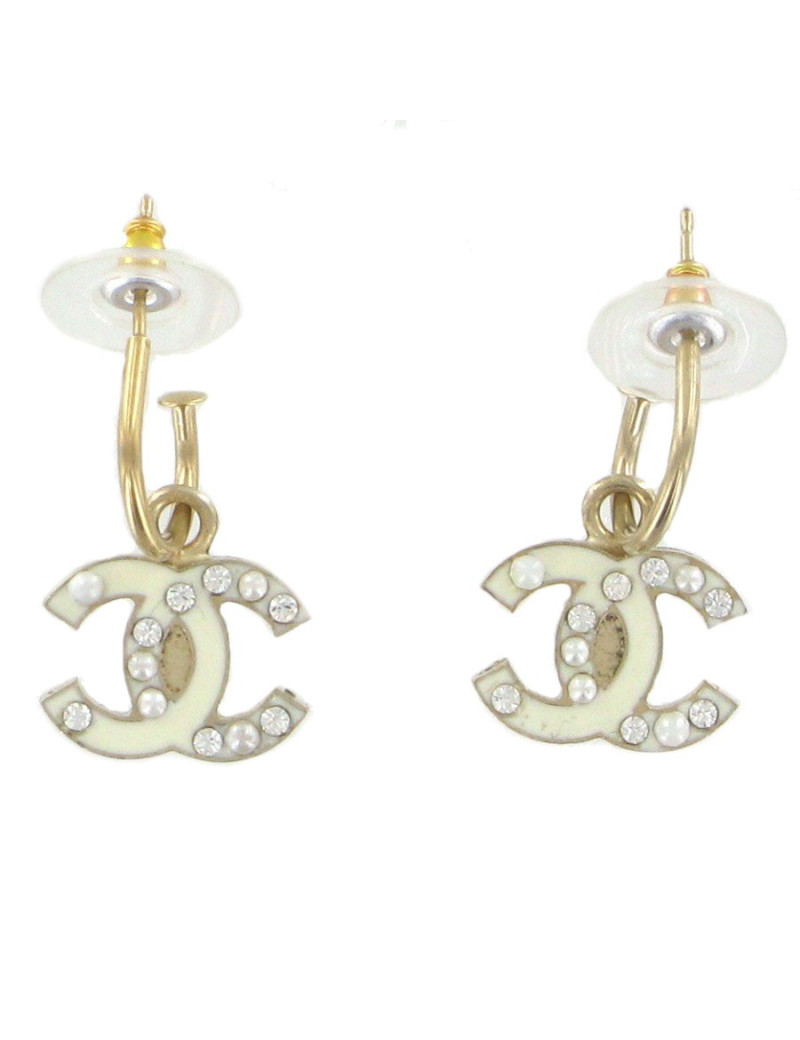 Clous d'oreilles CC émaillé blanc CHANEL