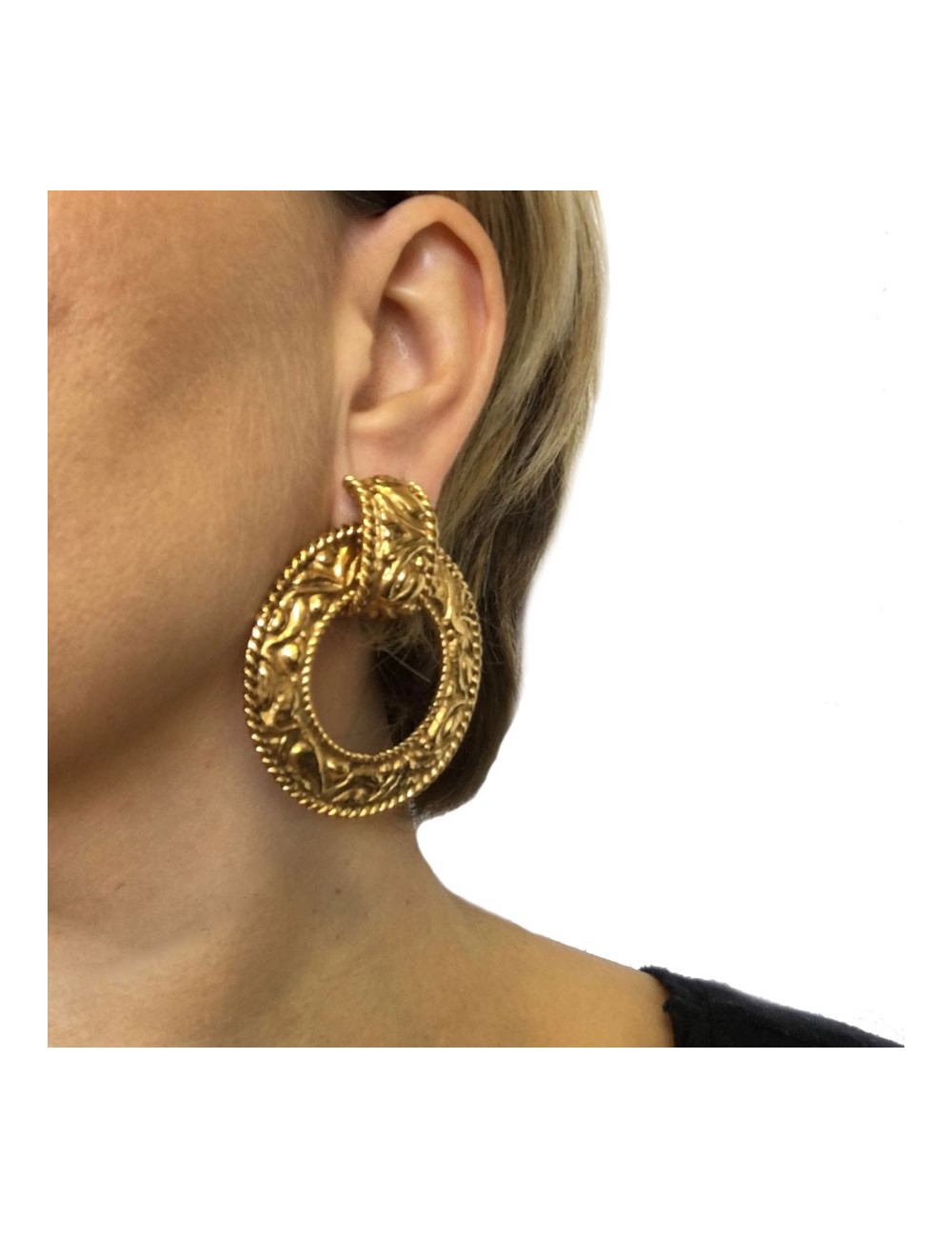 Boucles d'oreille clips CHANEL créoles dorées vintage