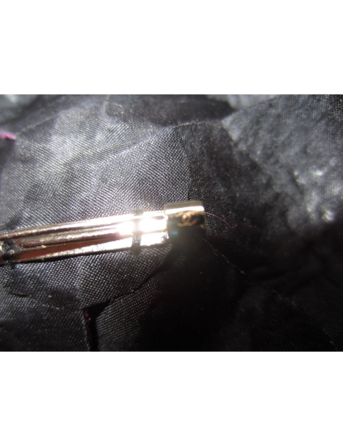 Broche Tweed & cuir vernis bordeaux CHANEL