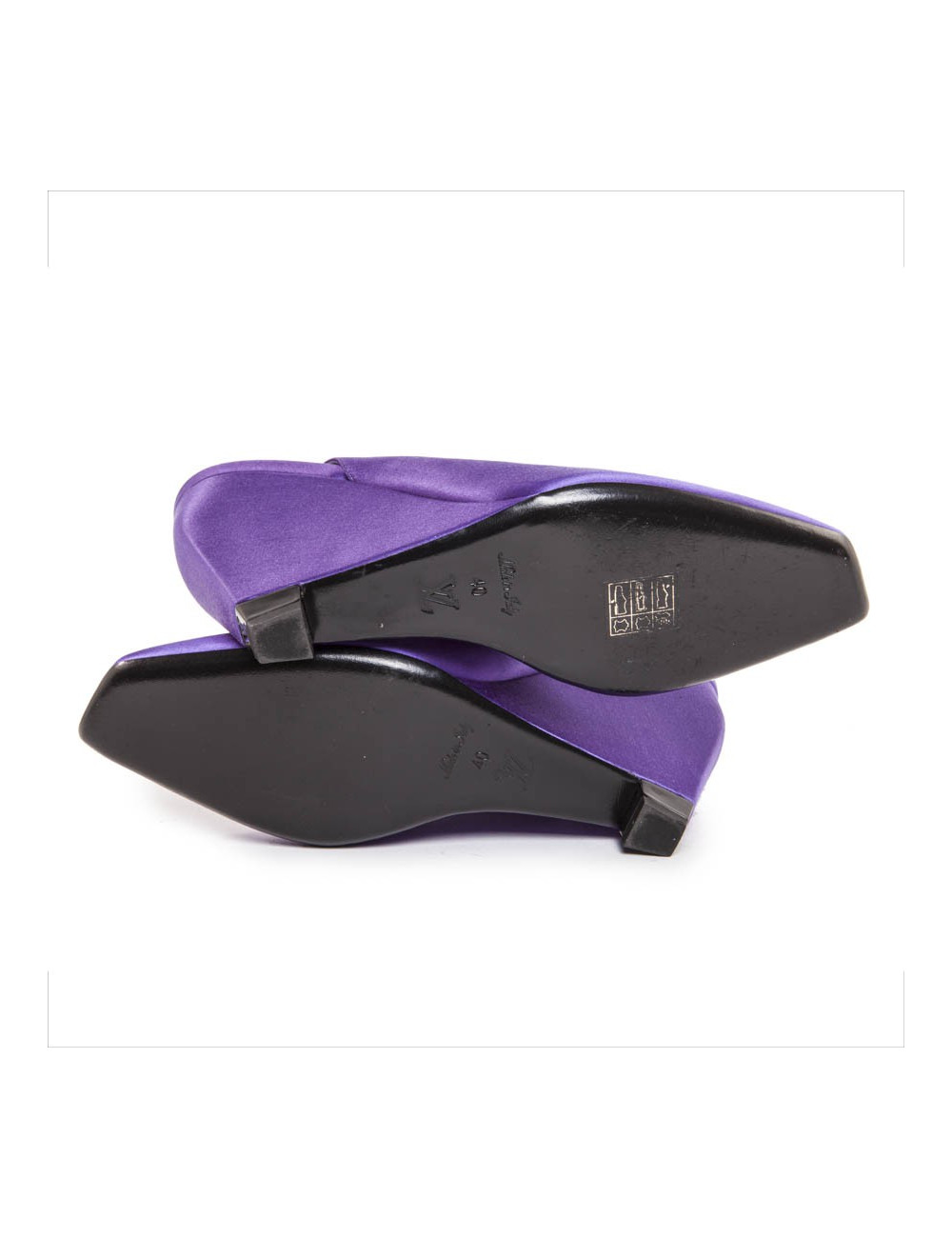 LOUIS VUITTON T 40 en purple Duchess satin pumps