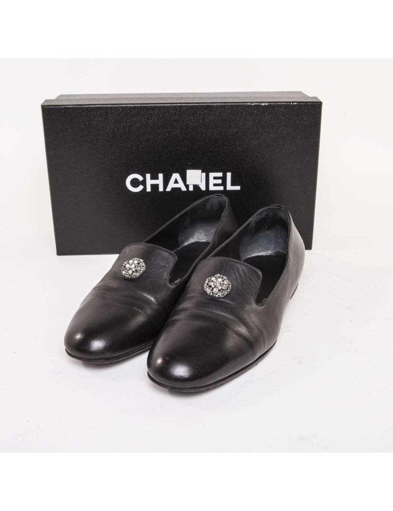 CHANEL T 39 EN black leather moccasins