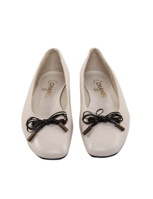 CHANEL T 37 EN White Leather ballerinas
