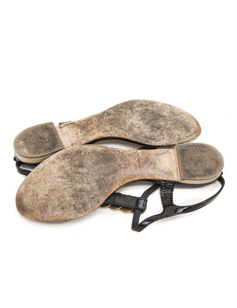 CHANEL T 39.5 C mules in black patent leather 