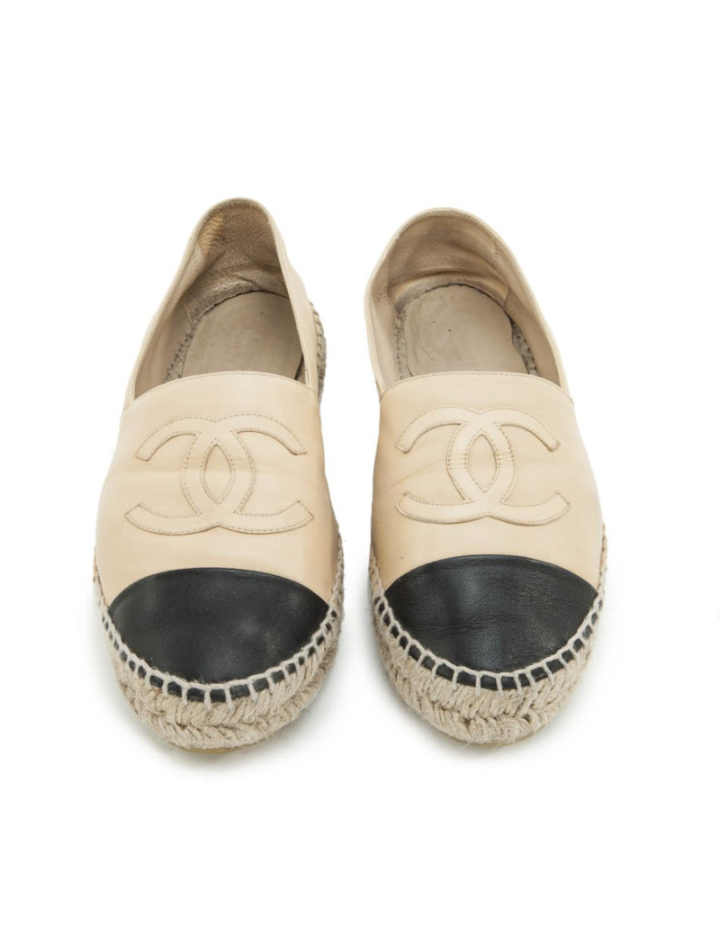 CHANEL T 40 en two-tone leather sneakers