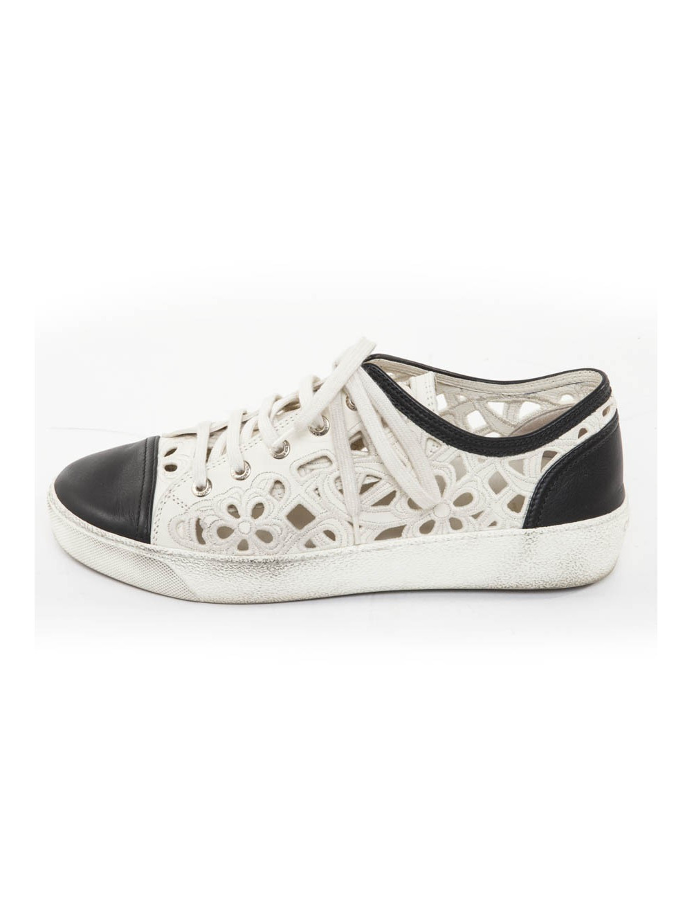 CHANEL T 39.5 black and white leather and embroidery sneakers