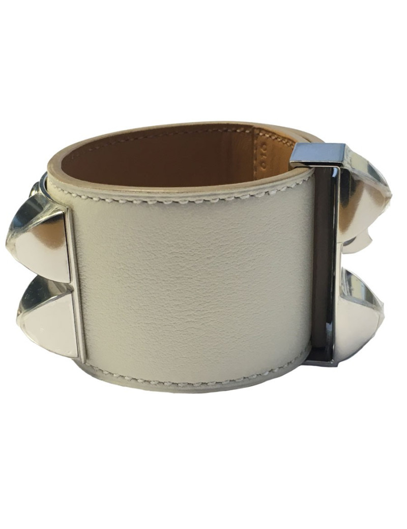 Manchette CDC HERMES en veau swift couleur craie et bijouterie argentée