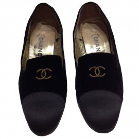 Richelieu CHANEL Couture down velvet and black satin embroidered CC