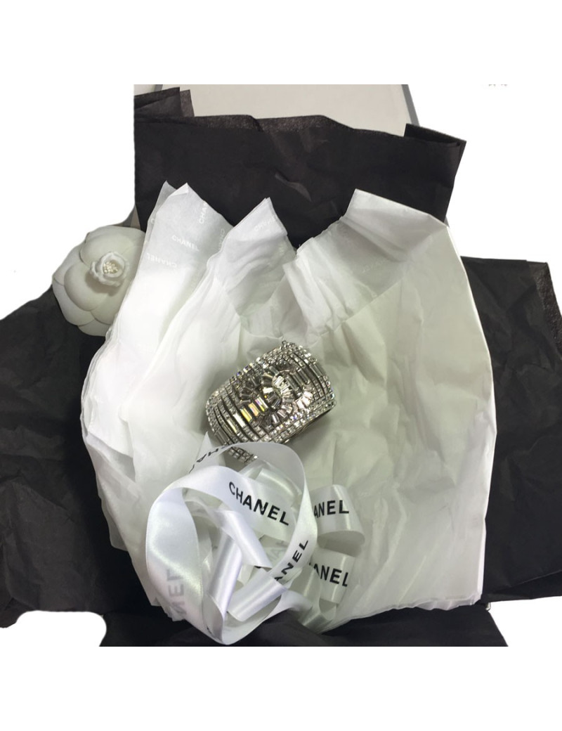 Manchette CHANEL Couture sertie de strass