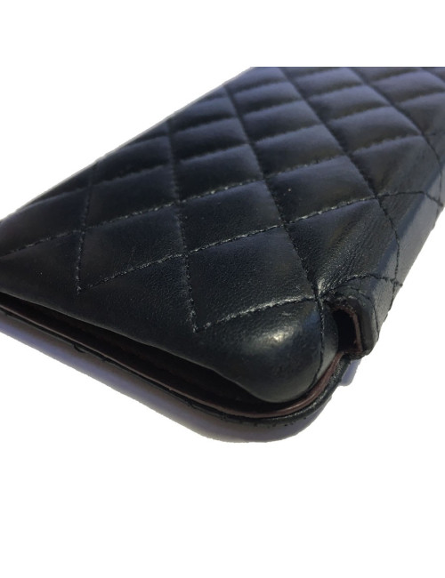 Etui  "Iphone 6" CHANEL en cuir matelassé noir
