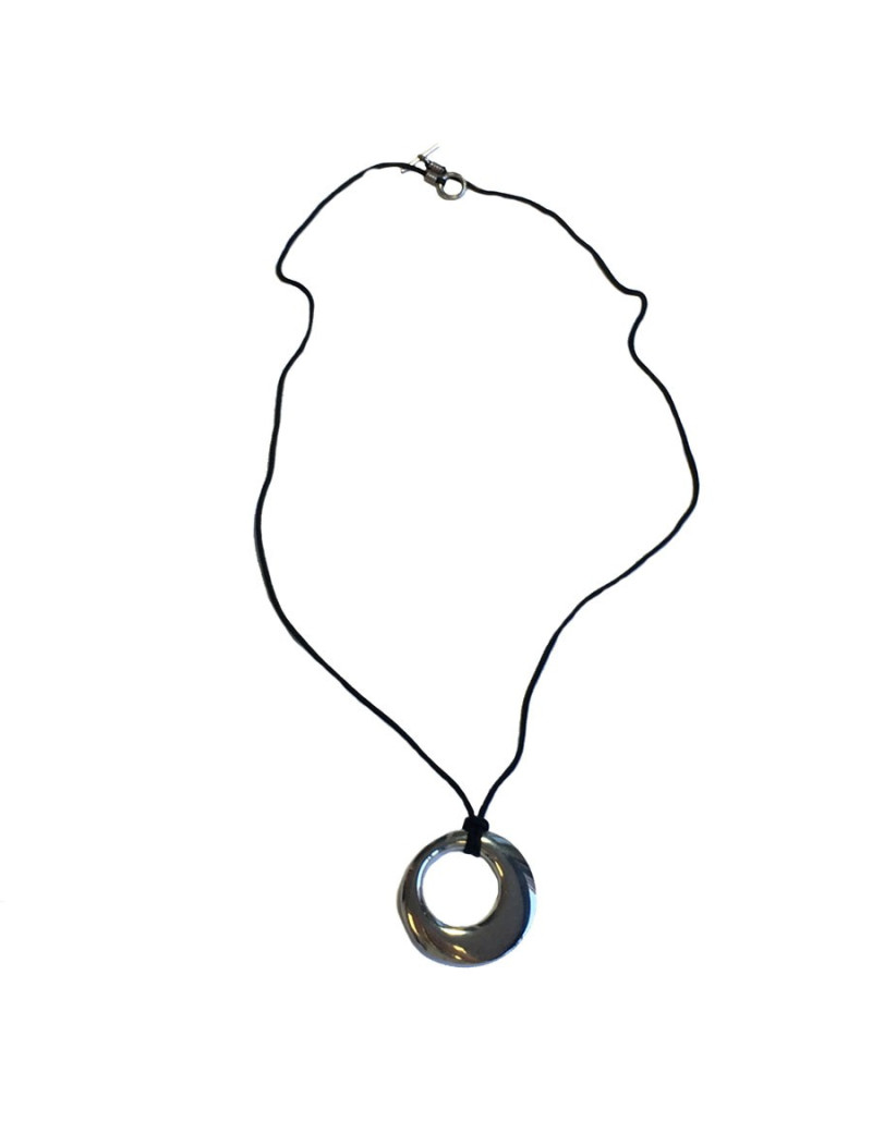 Collier HERMES pendentif en argent et lien en tissu noir
