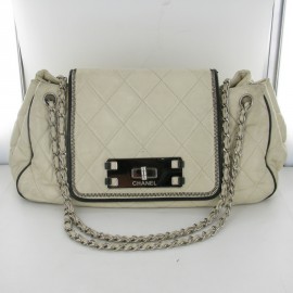 Eggshell bag quilted leather CHANEL