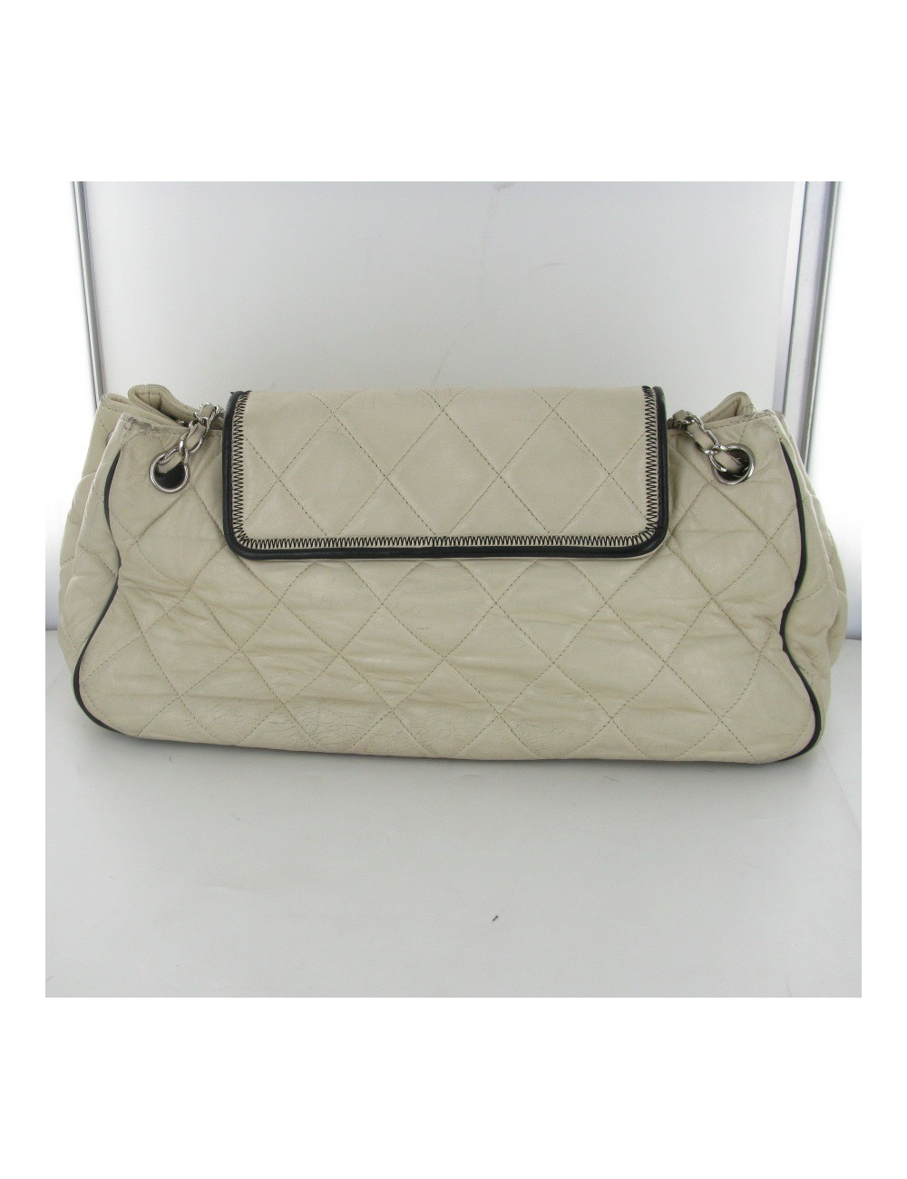 Sac cuir matelassé coquille d'oeuf CHANEL