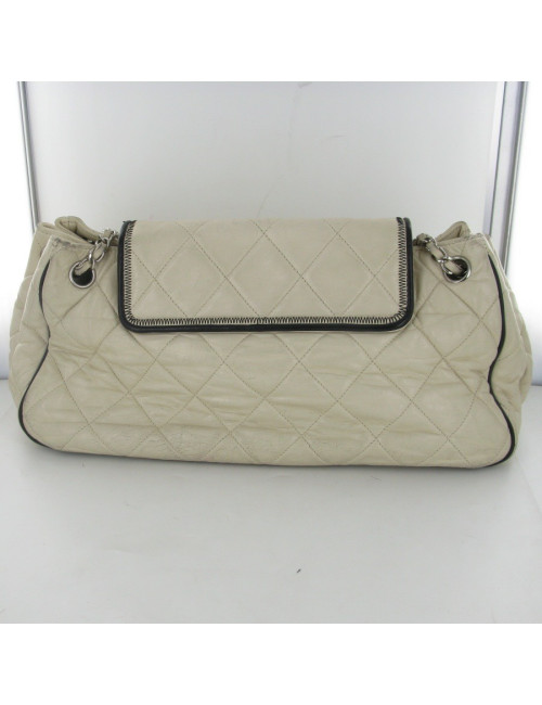Sac cuir matelassé coquille d'oeuf CHANEL
